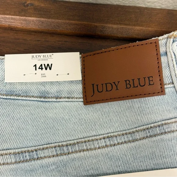 NWT Judy Blue 14W Distressed Cutout Wide Leg Jeans Light Wash High Rise New - Picture 5 of 12